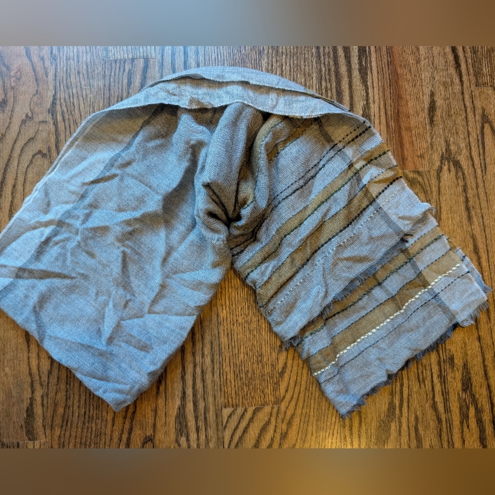 Duluth Trading Scaft Gray Striped Scarf